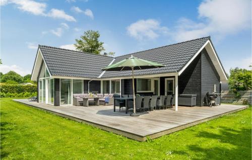 Saksild Strand House | Four-Bedroom Holiday Home In Odder