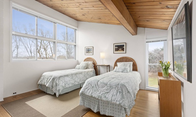 Bridgehampton House | Four Bedroom Home in Amazing Bridgehampton Location