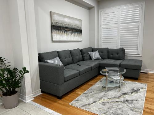 Halton Regional Municipality House | Four Bedroom Spacious House with Parking in Milton, Ontario