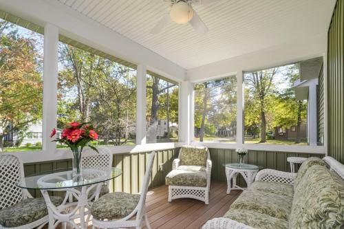 Saugatuck Villa | Four Generations