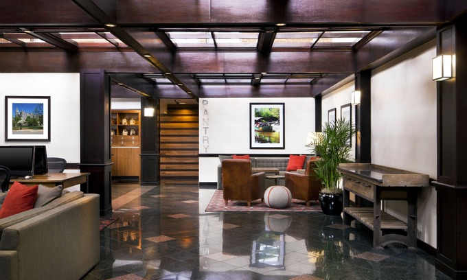 Montrose Hotel | Four Points by Sheraton Richmond Airport