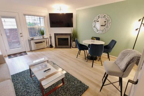 Dupont Circle Apartment | Four Reasons- Location Food Night Life Comfort