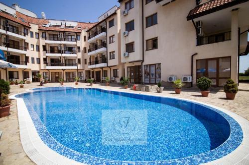 Avren Apartment | Four seasons apartment - Oasis beach resort