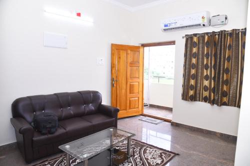 Tirupati House | FOUR SEASONS HOME STAY