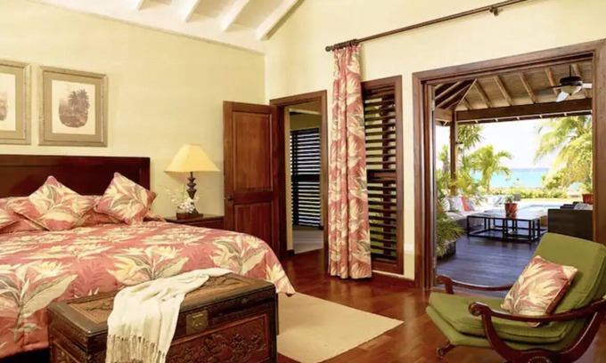 Ocho Rios House | Four Winds includes the services of a cook, butler and nighttime security staff.
