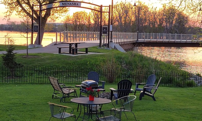 Menasha House | Fox River Retreat #3 n