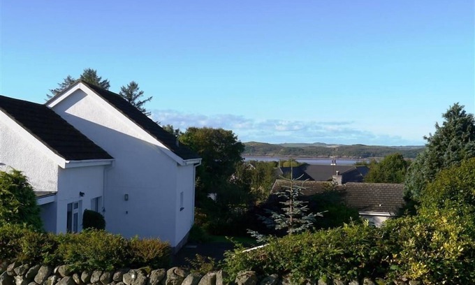 Rockcliffe Cottage | Foxbrae Cottage - a cottage that sleeps 6 guests in 3 bedrooms