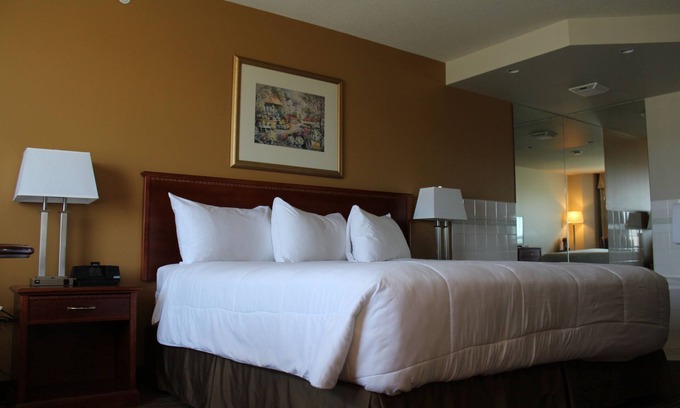Fox Creek Hotel | Foxwood Inn & Suites