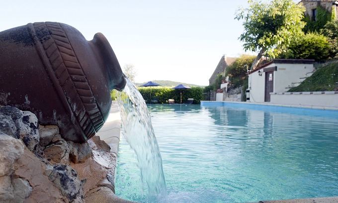 Coux-et-Bigaroque-Mouzens House | La Vieille Grange, a delightful private house overlooking The Dordogne river.