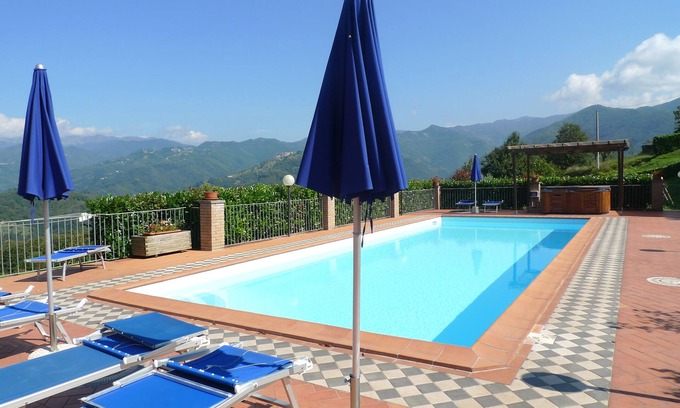 Castelnuovo di Garfagnana Villa | Friends of Tuscany 5 bedroomed villa with private pool and Wi-Fi