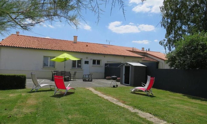 Saint-Georges-des-Gardes House | Gîte familial avec belle cour, 3 chambres, proche vignobles et activités, au calme en campagne angevine - FR-1-622-11