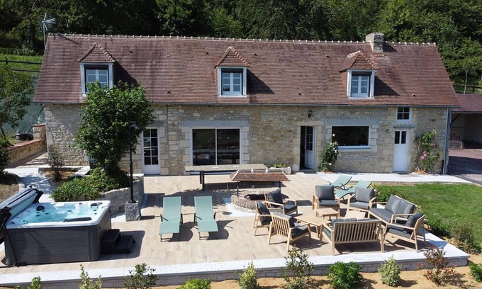 Saint-Germain-de-Clairefeuille Cottage | Cottage with spa, private tennis court, and EV charging