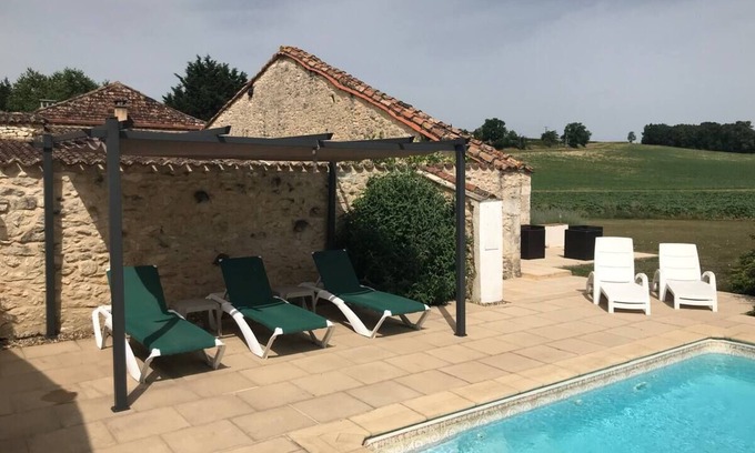 Sainte-Eulalie-d'Eymet Cottage | Peaceful French gite in beautiful rural setting