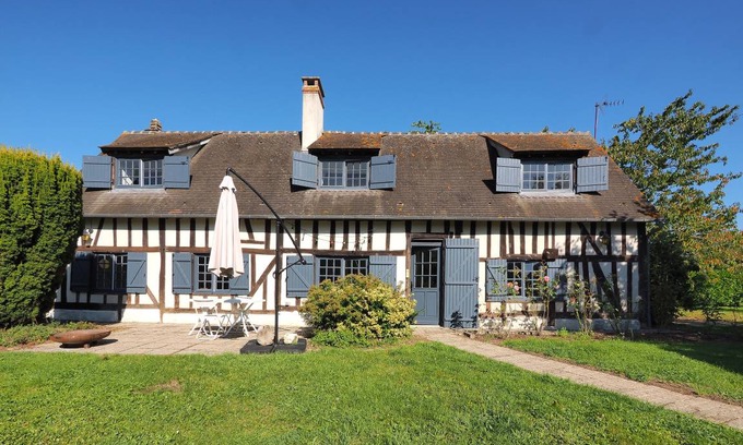 Francheville House | 130 m² House ∙ 3 bedrooms ∙ 8 guests