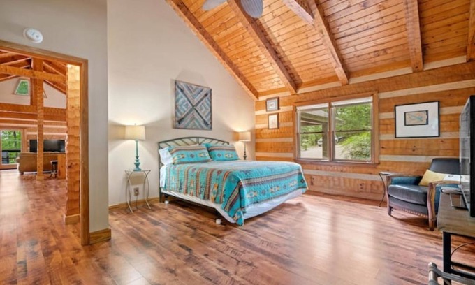Hot Springs Village Cabin | Fragrance Free log cabin in Hot Springs Village- stunning!