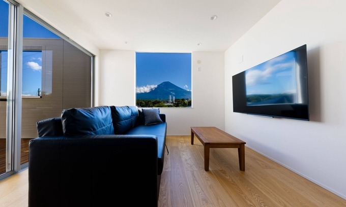 Fujikawaguchiko House | Frame View MtFuji Villaeast Newly built hidea/Minamitsuru-gun Yamanashi