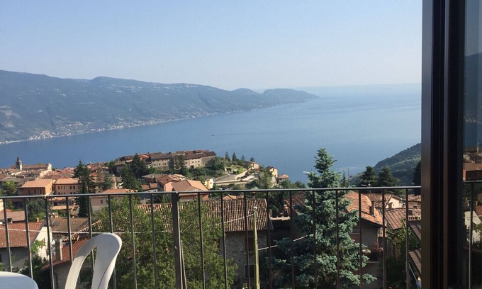 Gardola Apartment | Francesco - Theater Home, with pool and marvellous lake view