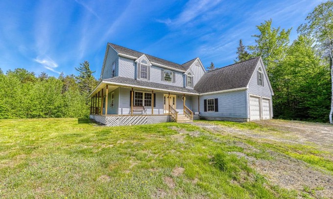 Franconia House | Franconia's Far Far Away