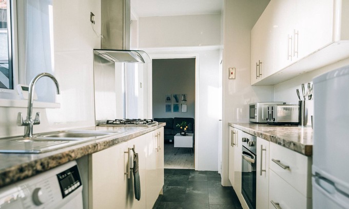 Sunderland Apartment | Freda House | Workstays UK