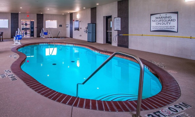Longview Apartment | Free Breakfast. Indoor Pool & Hot Tub. Short Drive to Maude Cobb Convention Center.
