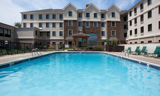 Christiana Condo | Free Breakfast. Pool. 10 Min Drive to the University of Delaware!