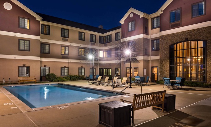 O'Fallon Condo | Free Breakfast. Pool & Gym. Near Progress West Hospital!