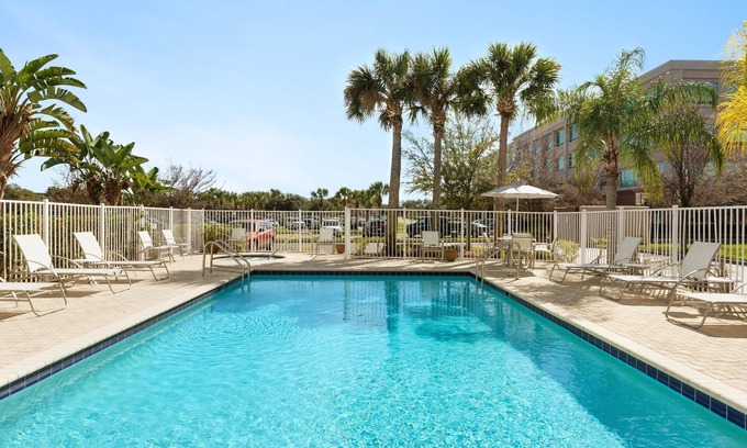 Tampa Condo | Free Breakfast, Pool, King Beds. Spacious Room at Staybridge Suites!