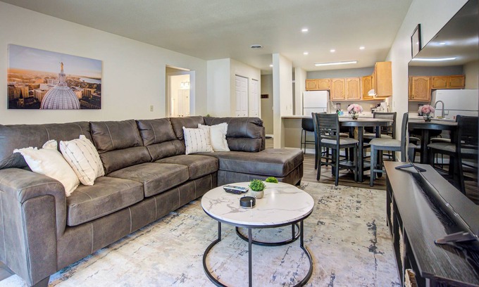 Madison Apartment | Free Covered Parking & Laundry. Dishwasher.