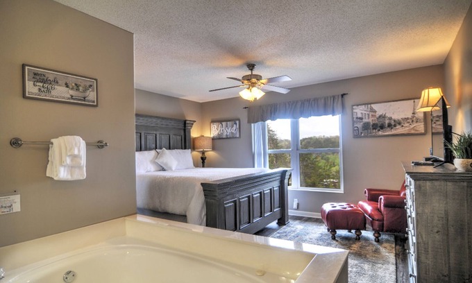 Pigeon Forge Condo | FREE Dollywood Ticket Whispering Pines 143 2bd/2ba City View Pools