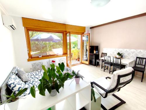 Herminamezo House | Free parking, Balcony, near to city park