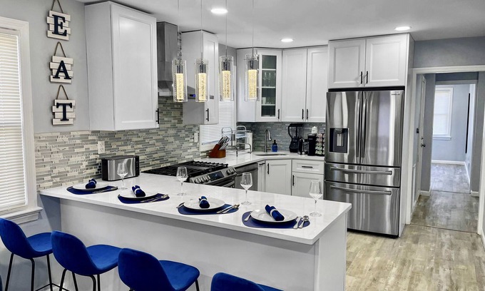 Bayonne Apartment | FREE Parking Modern Duplex King Beds near EWR& NYC