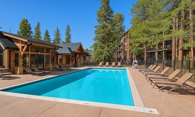 Warrior's Mark Condo | Free SkyCard Act - Spacious, Outdoor Pool/Hot Tubs, Walk To Peak 9-The Lift C11