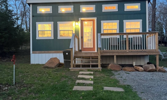 Goreville Apartment | Freedom- Book 1, 2 or 3! Lakeview and pet friendly for a fee