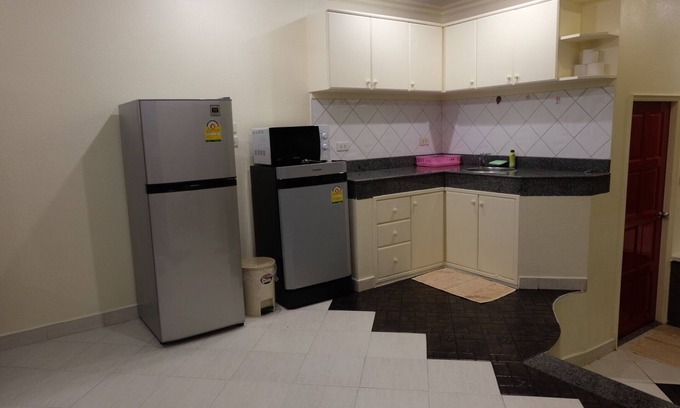 Pratumnak Hill Apartment | Freeway Pattaya make you feel as home