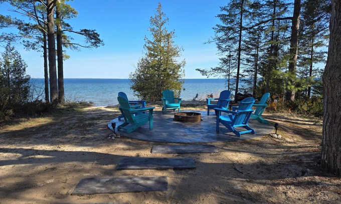 Cheboygan Cottage | Freighter View: Hike, Sip Cider & Watch Freighters – Fall at the Lake!