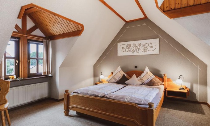 Flieden Hotel | Fremden- und Monteurzimmer "Zum Ochsen"