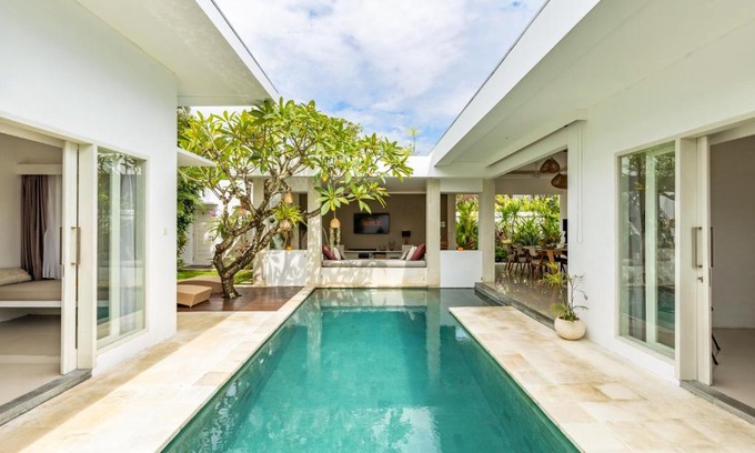 Nakula Villa | Fresh and Stylish 3bd Villa in Seminyak with Private Pool