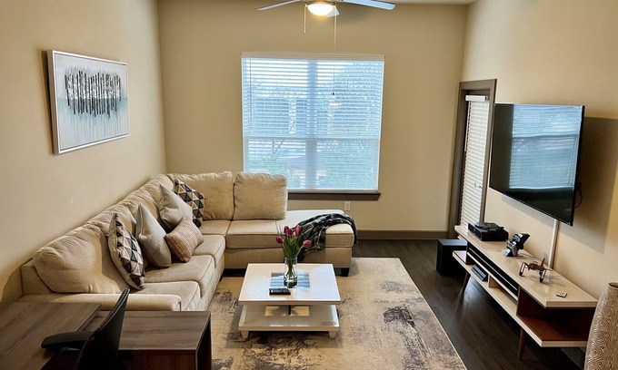 Richardson Apartment | Fresh & Clean Luxury Suite, a Home away from Home!