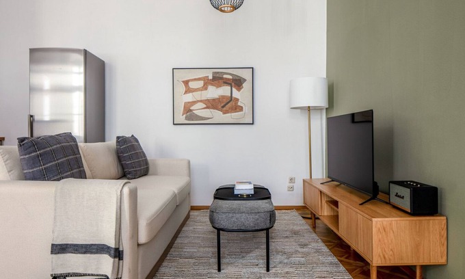Sankt Ulrich Apartment | Fresh Neubau 1BR, nr Restaurants, Bars & Transportation, by Blueground