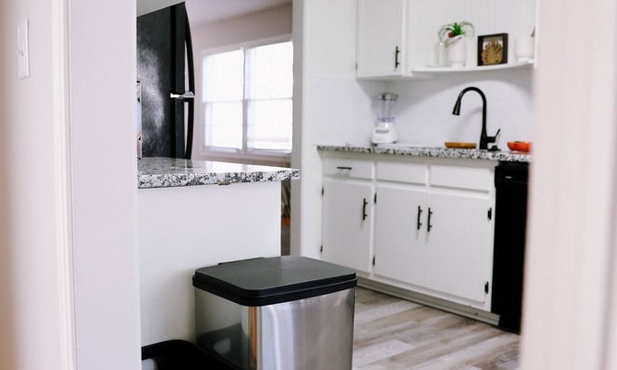 Nall Hills Condo | Freshly Remodeled Condo Sleeps 10