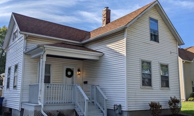 Davenport House | Freshly Renovated 3BR House near Genesis West, SAU