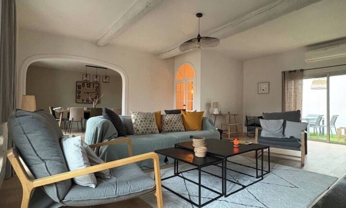 Pomerols House | Freshly renovated winegrower's house in the heart of the village