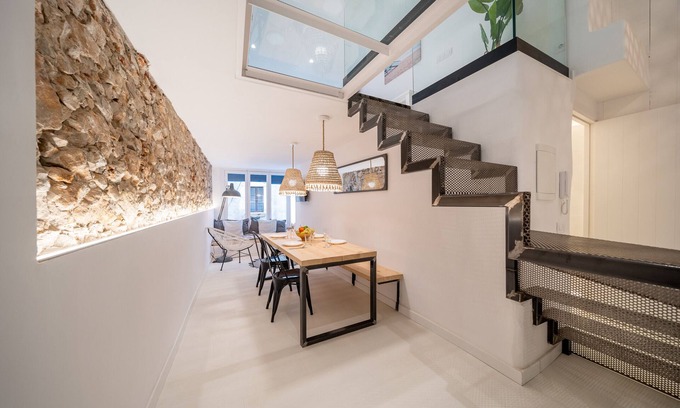 L'Escala Apartment | Freya: Apartment in the center of the village