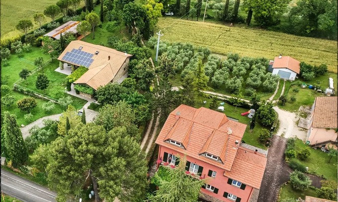 Gualdo Tadino House | Friar Wind App. Tramontana Vacation Home