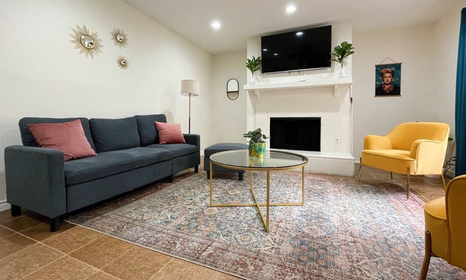 Alamo Heights House | ❤︎Frida Kahlo Oasis❤︎DTWN, Alamo Heights, Airport★