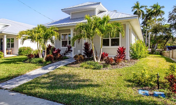 Bradenton House | Friendly City Fun