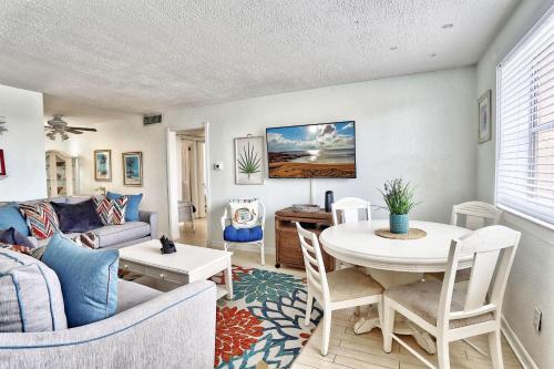 St. Pete Beach House | Friendly Native 204
