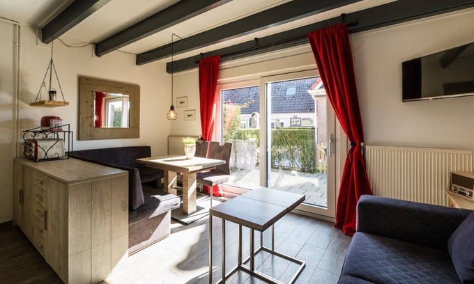 Ameland Apartment | Friese Antillen is a courtyard of 8 homes near of the beach and village Hollum.
