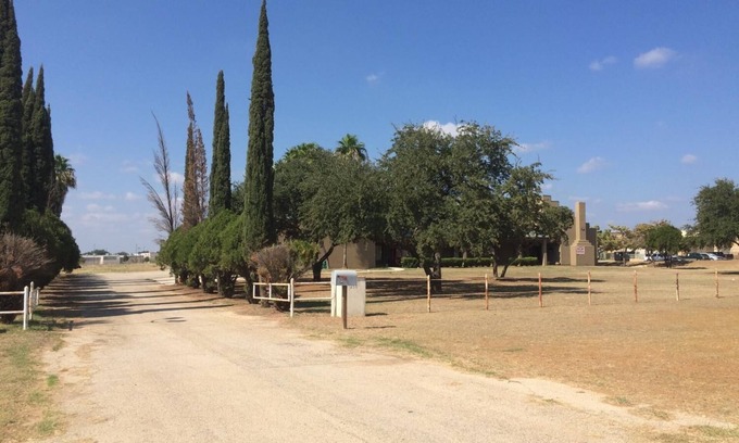 Pearsall Hotel | Frio Inn