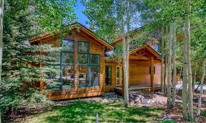 The Reserve Cabin | Frisco Cedar 225 4 Bedroom Home by RedAwning